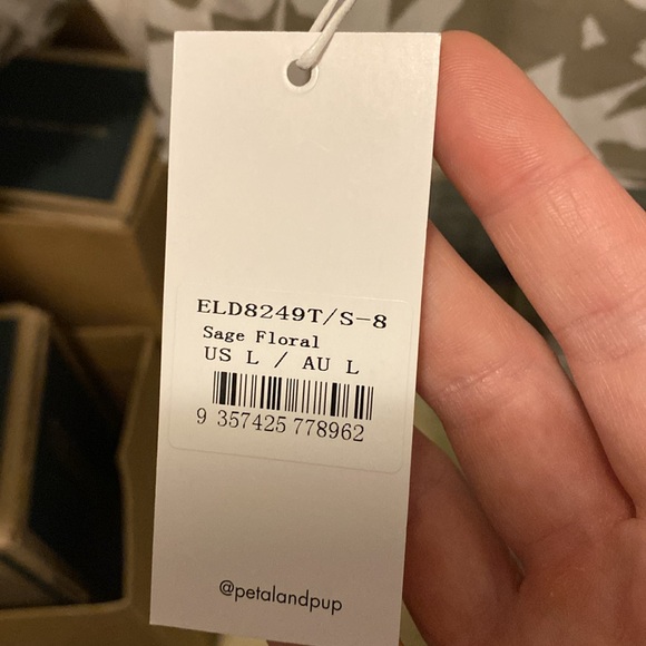 Petal & Pup Lulu Sage Green Floral Set- NEW WITH TAGS - Picture 2 of 10